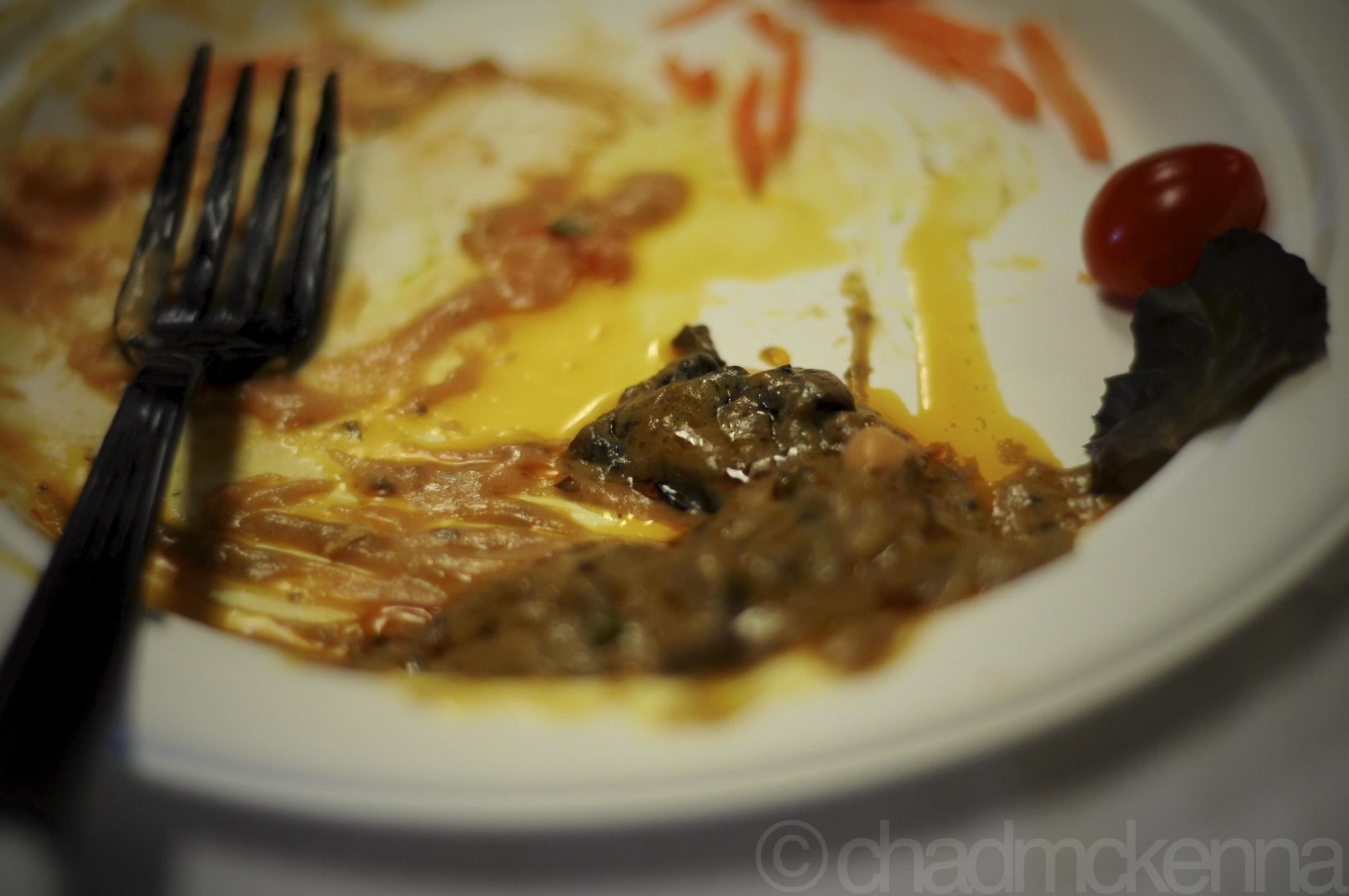 Our cafeteria sucks more than yours. (Nikkor 50mm, 1/320, F/1.8, ISO 400 on D5000)