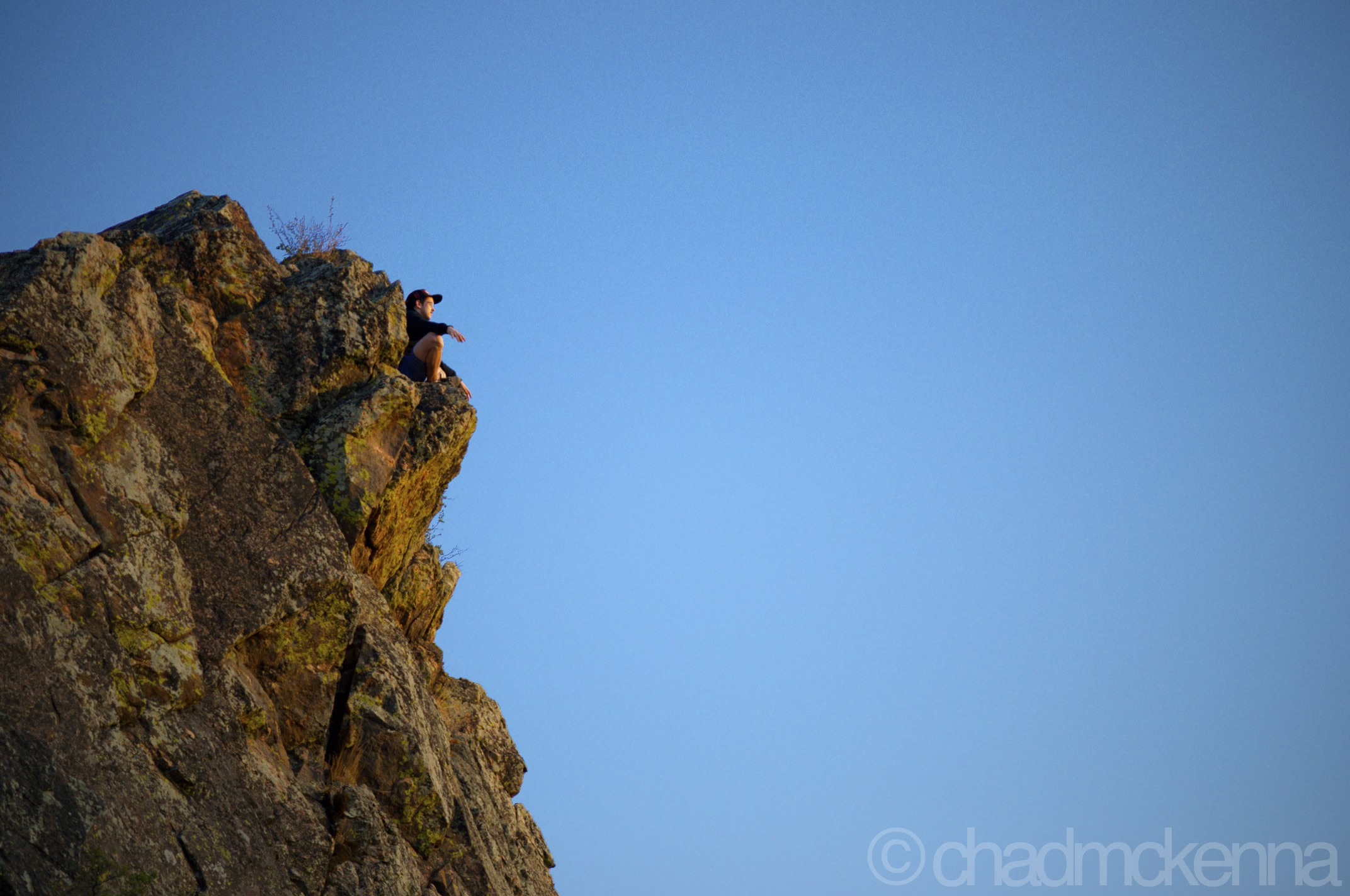 Jay Hanging Out. (Sigma 70-200mm, 112mm, 1/800, F/2.8, ISO 400 on D5000)