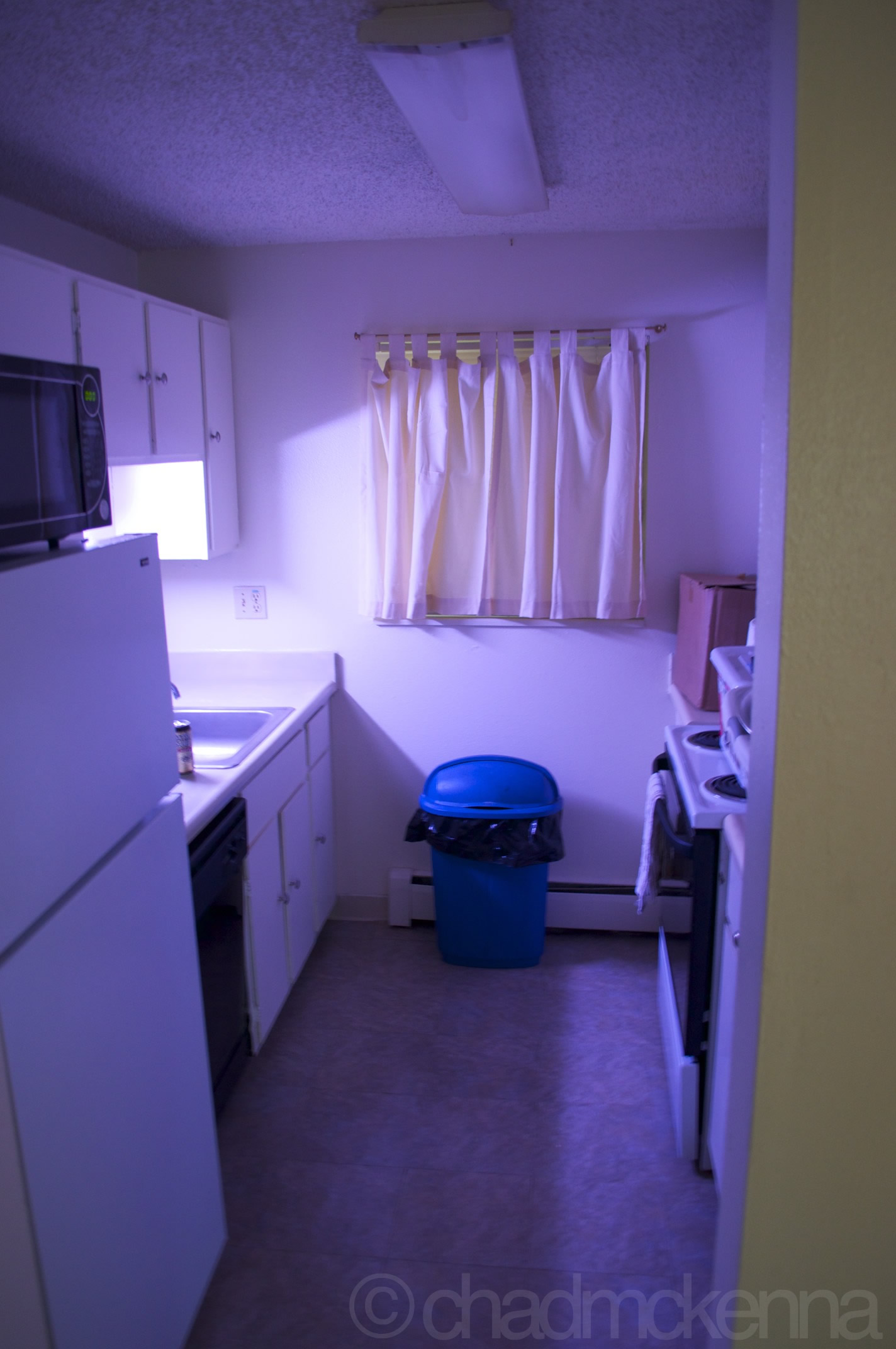 My New Kitchen. (Nikkor 18-55mm, 18mm, 1/4, F/3.5, ISO 400 on D5000)